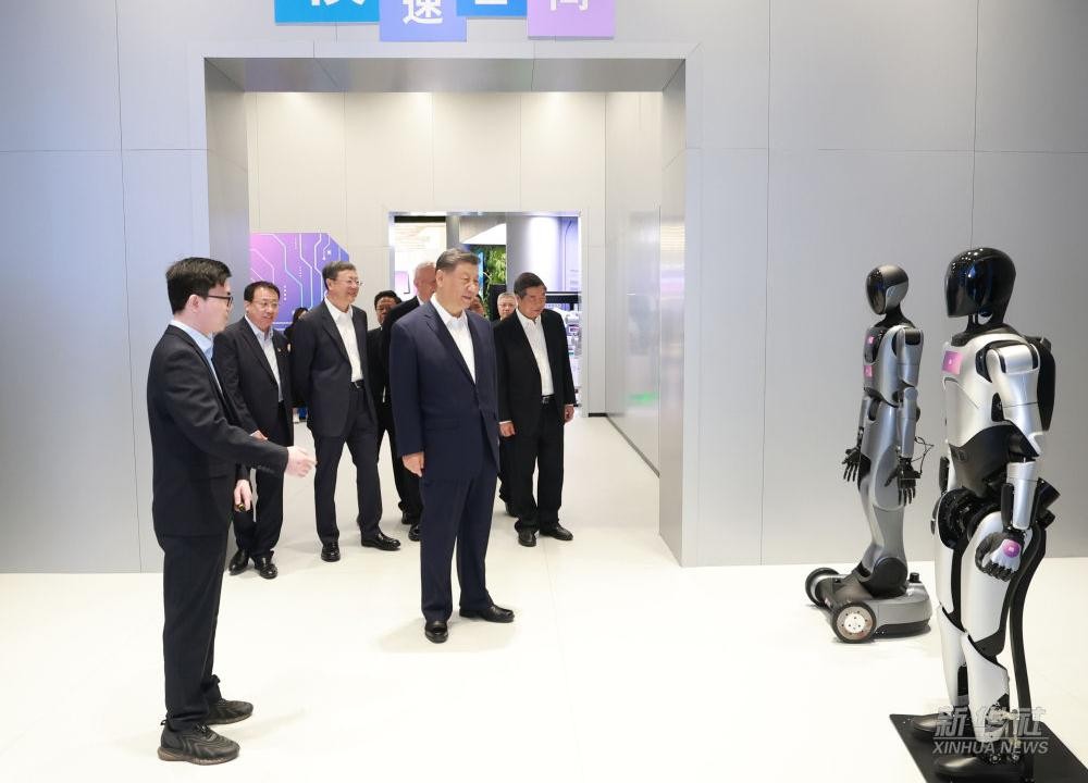 习近平总书记到上海调研，3003.com代表具身智能行业汇报进展